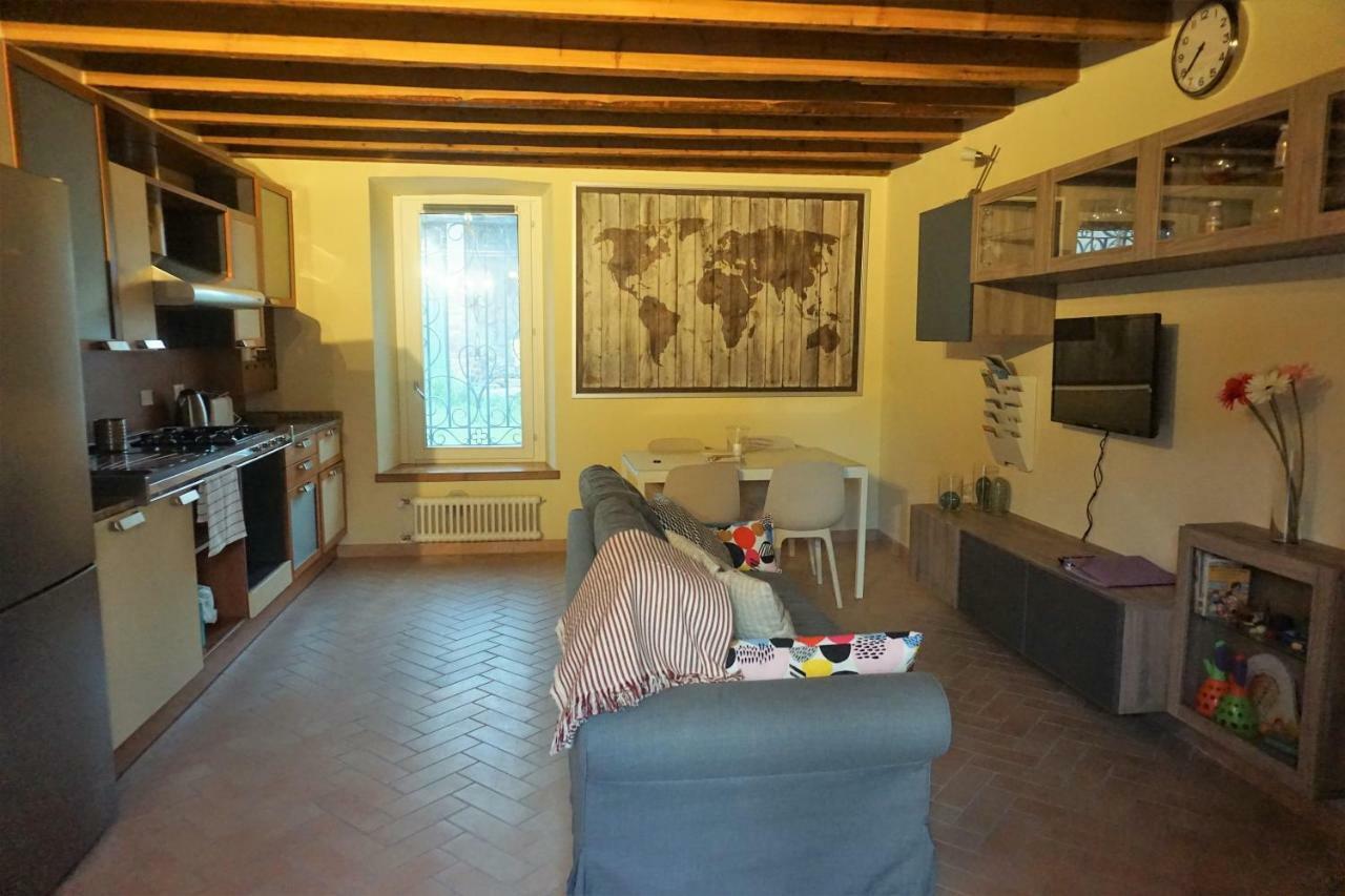 モンツァンバーノLa Casa Di Edoneアパートメント エクステリア 写真